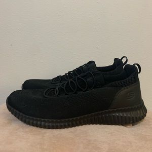 Sketchers Slip Resistant Shoes